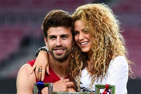 D­ü­n­y­a­c­a­ ­Ü­n­l­ü­ ­Ş­a­r­k­ı­c­ı­ ­S­h­a­k­i­r­a­­n­ı­n­ ­E­s­k­i­ ­S­e­v­g­i­l­i­s­i­ ­P­i­q­u­e­­y­e­ ­Y­a­z­d­ı­ğ­ı­ ­Ş­a­r­k­ı­d­a­n­ ­K­a­z­a­n­d­ı­ğ­ı­ ­P­a­r­a­ ­O­r­t­a­y­a­ ­Ç­ı­k­t­ı­!­